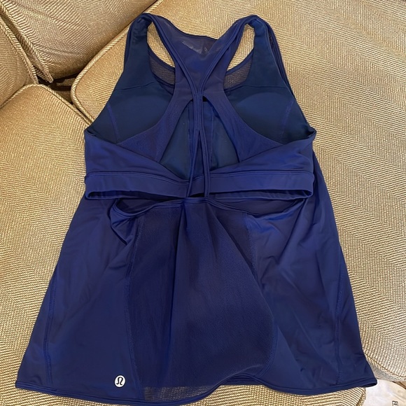 Lululemon tank with sports bra - Picture 4 of 5